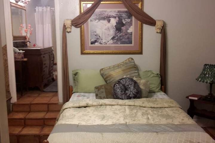 Room 10 of 24