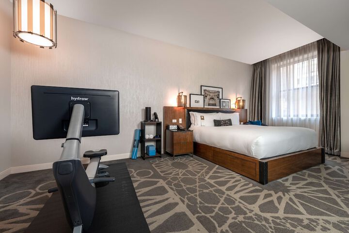 LondonHouse Chicago Curio Collection by Hilton