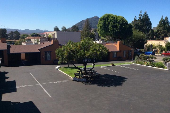 Los Padres Inn