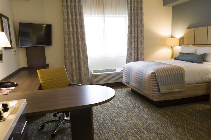 Room 25 of 43