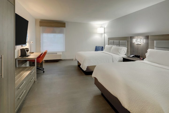 Room 28 of 60
