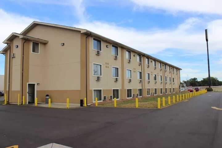 Super 8 by Wyndham Wyoming / Grand Rapids Area
