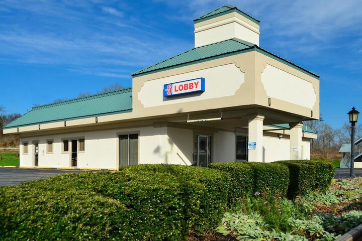 Motel 6 Pulaski TN