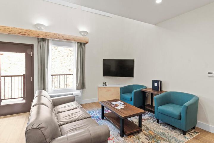 Bluff Dwellings Resort