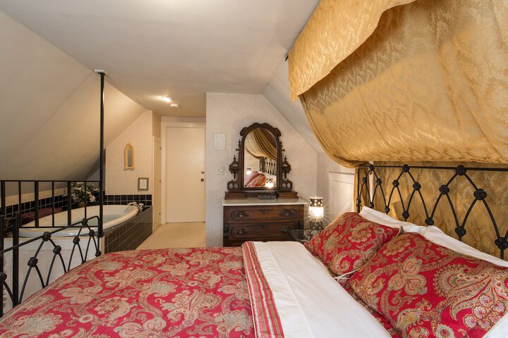 Room 21 of 49