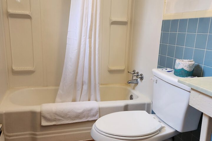 Room 15 of 21