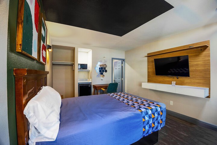 Room 65 of 126