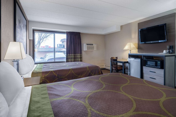 Room 15 of 27