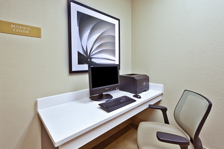 Business Center 26 of 26