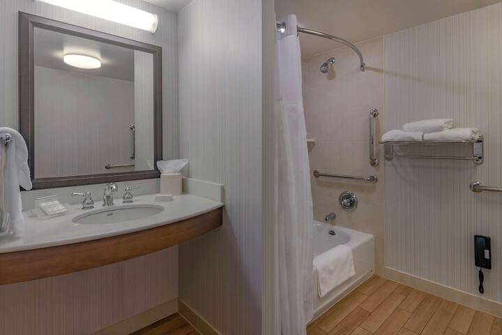 Hilton Garden Inn Devens Common