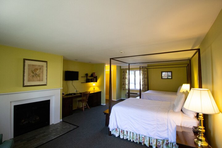 Room 27 of 81