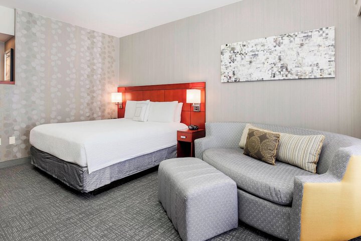 Room 17 of 43