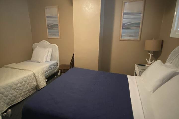 Room 10 of 36