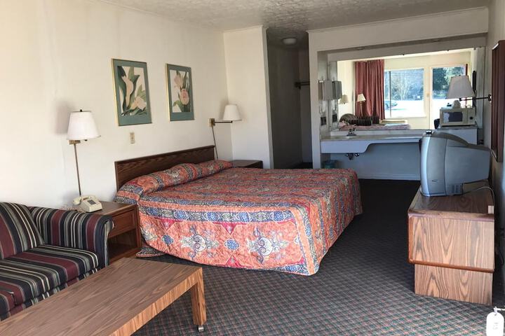 Room 17 of 25