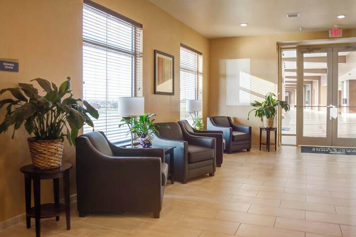 Cobblestone Hotel & Suites - Jefferson