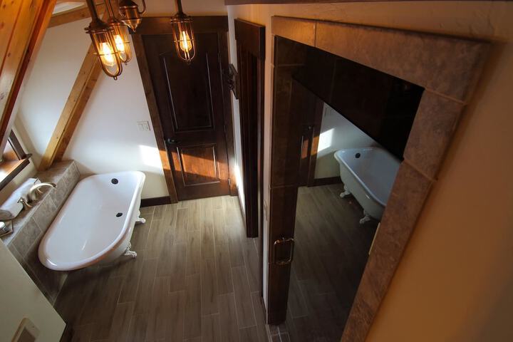 Room 12 of 37