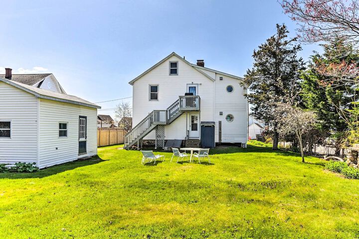 Westbrook Home w / Ocean Views - Walk to Beach