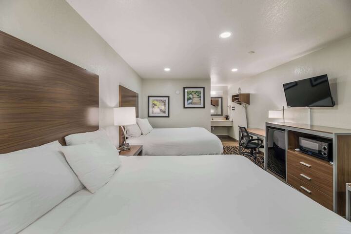 Room 15 of 34