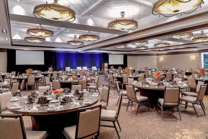 Hilton Orange County / Costa Mesa