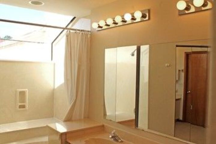 Cottage Grove Holiday Home
