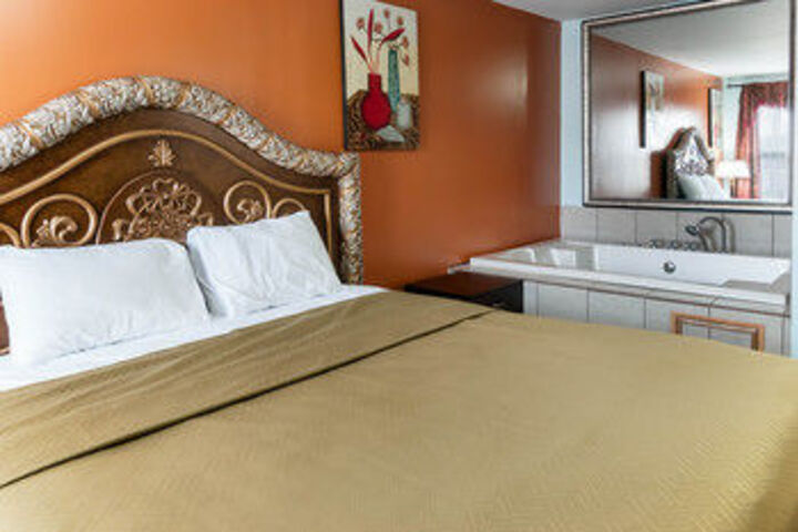 Motown Inn & Suites