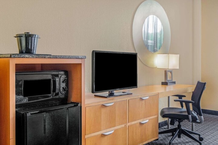 Room 25 of 31