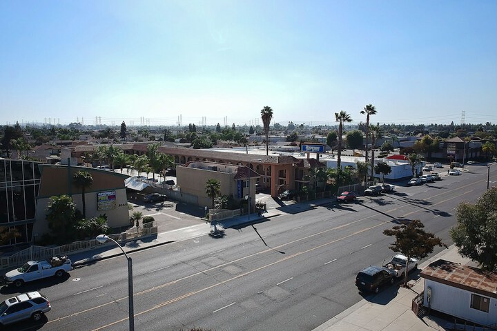 Rodeway Inn & Suites Bellflower