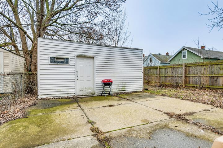 6 Mi to Dtwn Attractions: Buffalo Apartment!