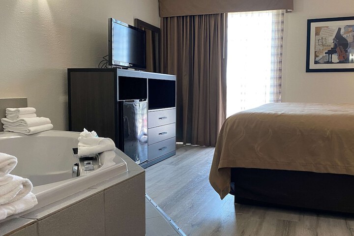 Room 35 of 56