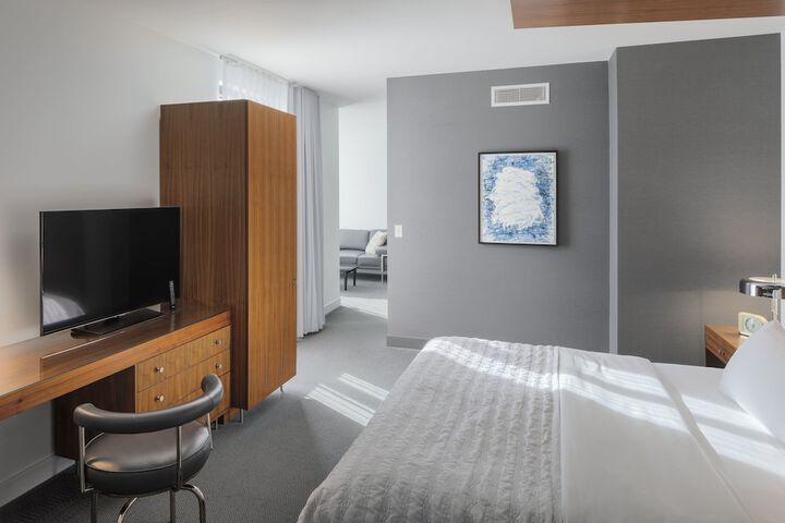 Room 15 of 68
