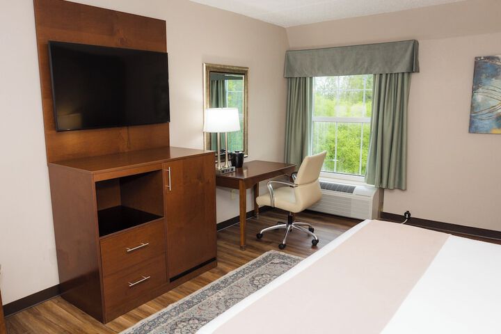 D. Hotel Suites & Spa