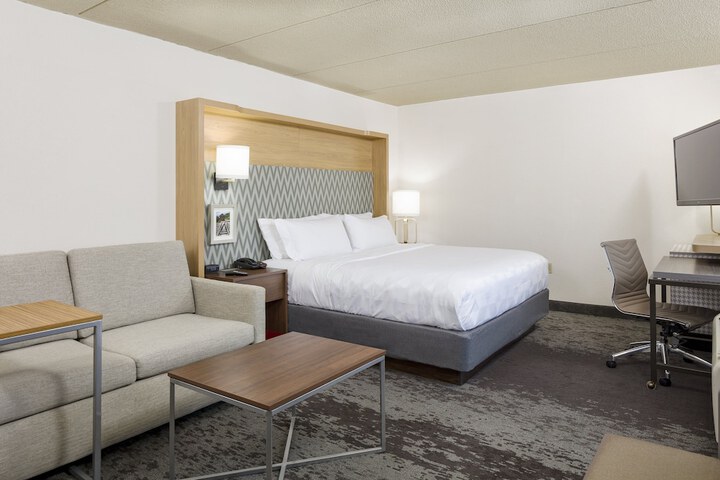 Room 32 of 42