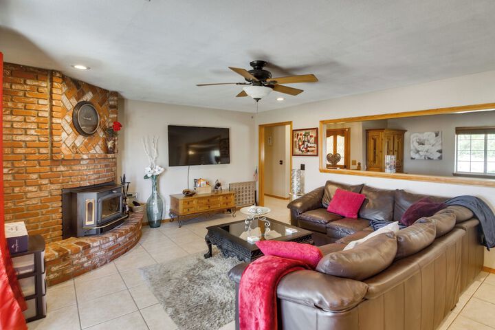 Spacious Lancaster Family Ranch - BBQ & Patio