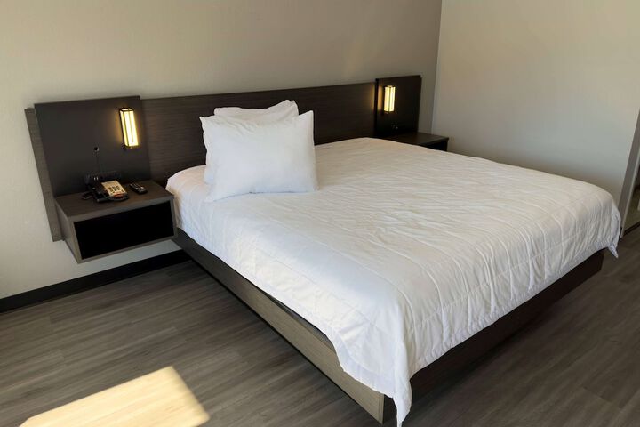Room 21 of 27
