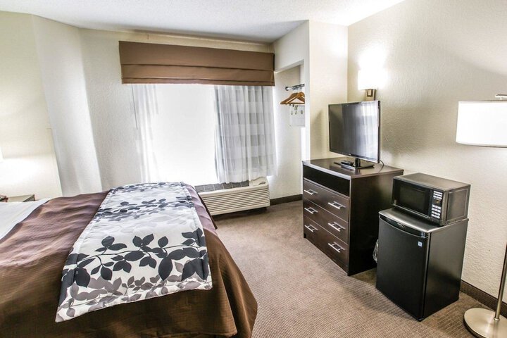 Room 25 of 34