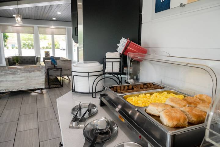 Breakfast/Coffee Service 112 of 127