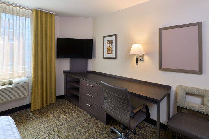 Room 30 of 39