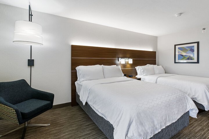 Room 28 of 60