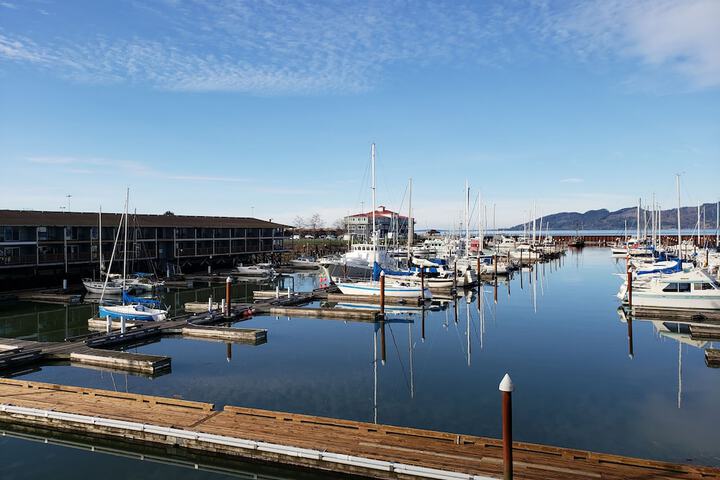 Astoria Riverwalk Inn