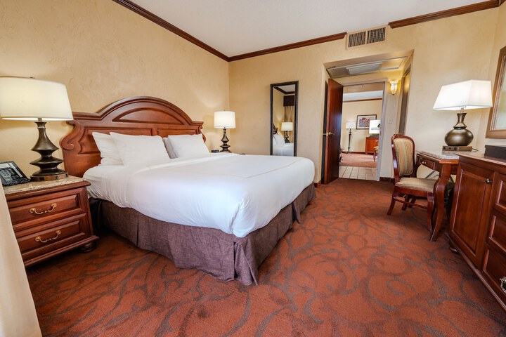 Chateau on the Lake Resort Spa and Convention Center