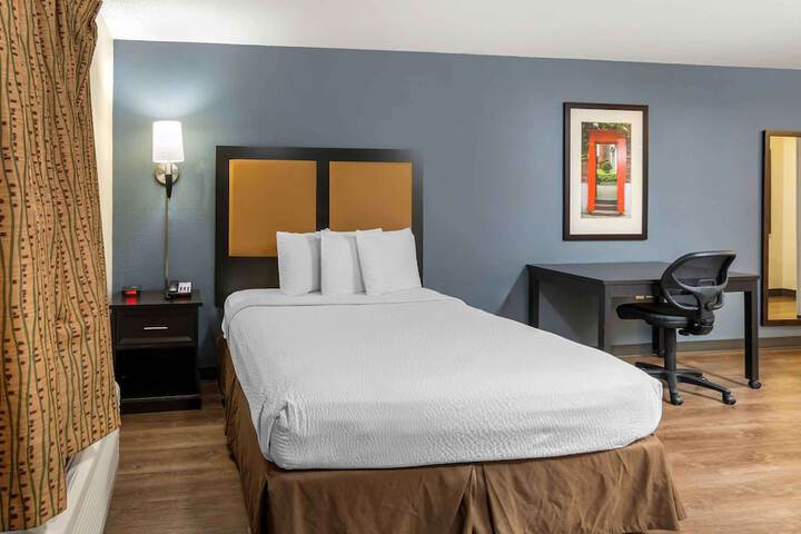 Extended Stay America Select Suites St. Louis Earth City