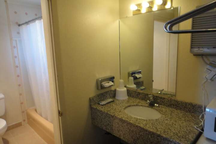 Room 32 of 50