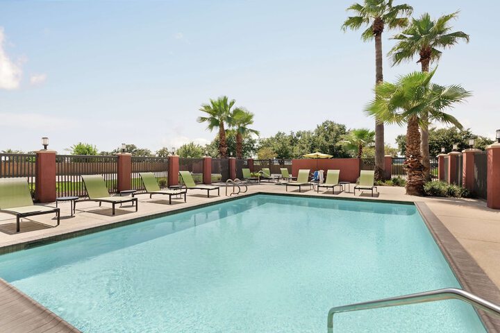 Pool 4 of 38
