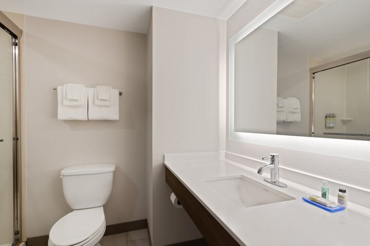 Room 15 of 33