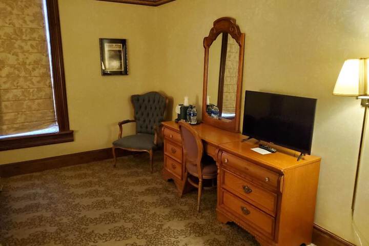Room 16 of 56