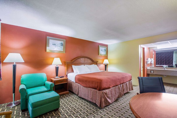 Room 17 of 50