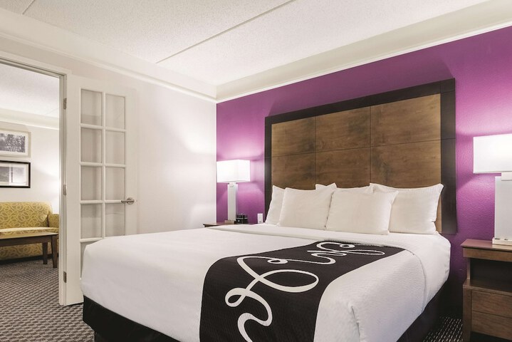La Quinta Inn & Suites by Wyndham Alexandria Airport