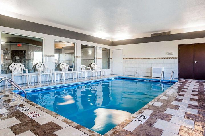 Pool 4 of 27