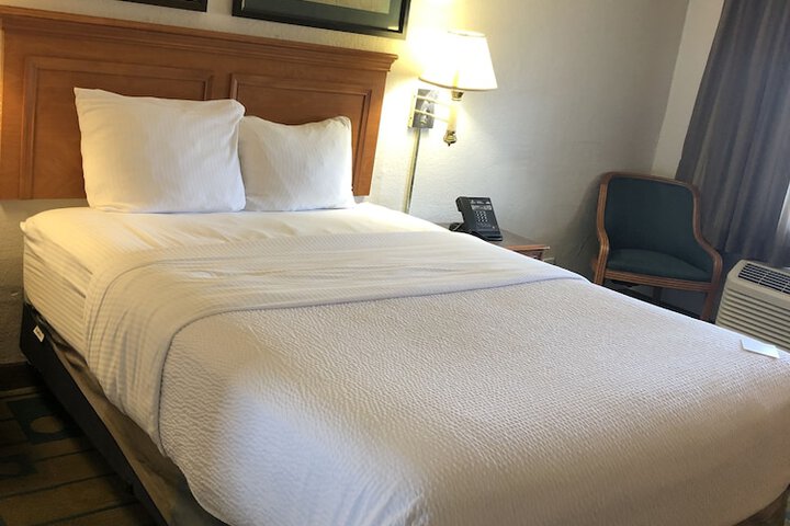 Room 43 of 59