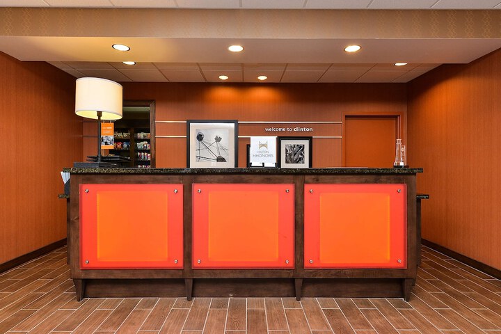 Hampton Inn Clinton IA